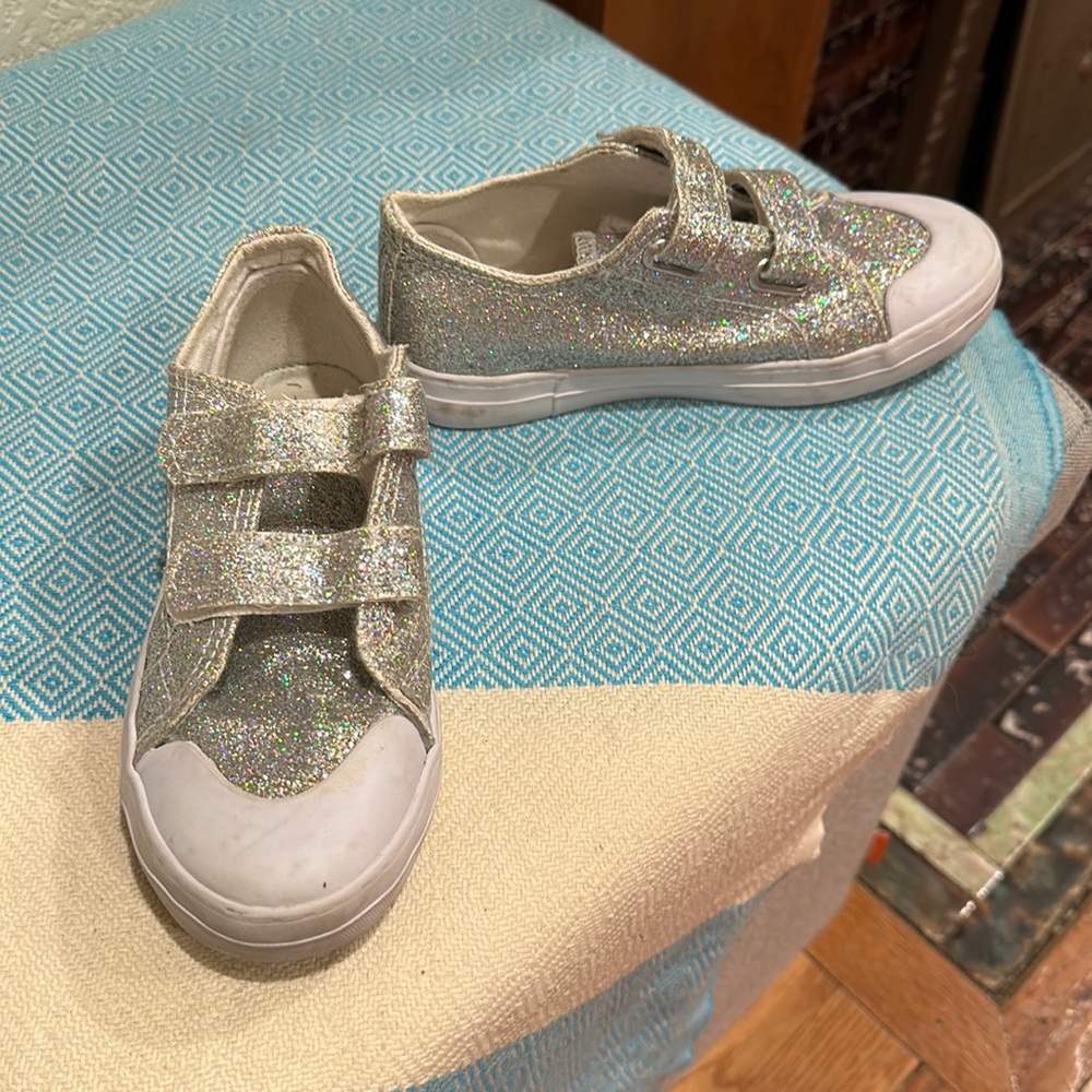 Kids shoes